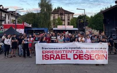 Palestinaren aldeko elkartasun keinua egin dute Elizondoko bestetan