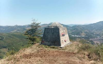 Morkaikuko gurutzearen gaineko partea kendu du Udalak