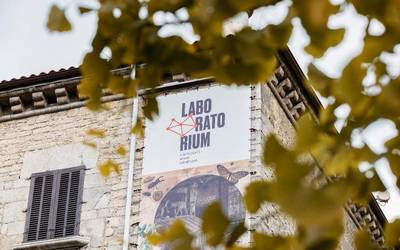 Laboratoriumek bisita gidatuen eskaintza indartuko du abuztuan