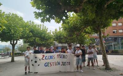 Herriko bi futbol taldeekiko “kudeaketa orekatua” eskatu dute