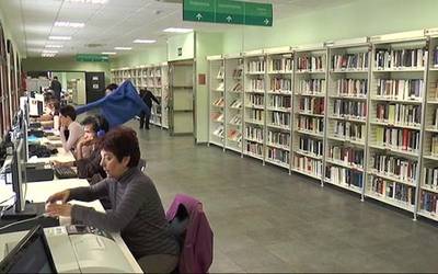 Arrasateko Bibliotekak abuztuan ere zabalik izango ditu ateak