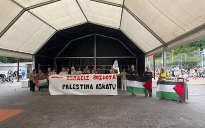 Palestina gogoan hasi dituzte Ugarteko Jaiak