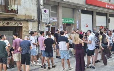 Txikuriko laguntzaile eta bezeroei esker onez