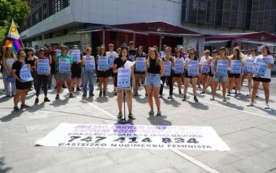 Protokolo feminista eta erasoen aurkako telefonoa aurkeztu dituzte jaietarako