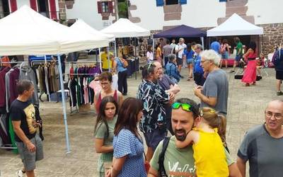 Abuztuko igandetan artesau azoka Erratzun