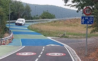 Iberlanda eta Uribarri arteko errepidea partekatuko dute ibilgailuek eta oinezkoek hemendik aurrera