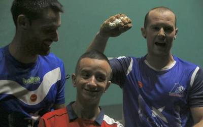 Pilota eta harri-jasotze norgehiagoka profesionalak hartuko ditu Mallabiko frontoiak ostiralean