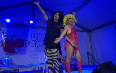 Bailarako artistek hartu dute protagonismoa Aretxabaletako txosnetan