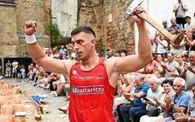 Sasoian da Iker Vicente aizkolaria