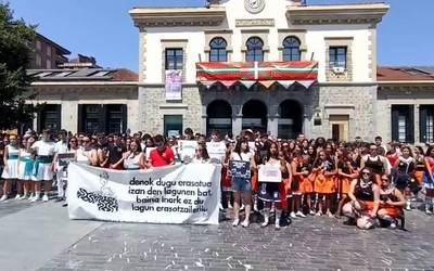 "Poteo Ibizenco"-aren aurrean emandako erantzunean berretsi eta Mugimendu Feminista kriminalizatzeko saiakera salatu dute