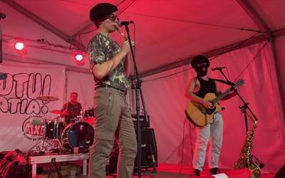 Musikaz bete da txosnagunea Andramaixei agur esateko