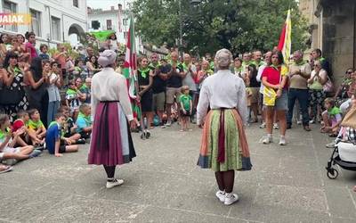 Aretxabaletako Andramaixek emandakoa, osorik