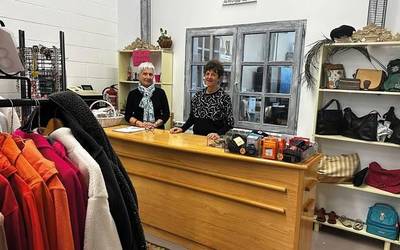 Zaindu Leitzaldeak bigarren eskuko denda likidazioan jarri du