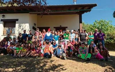 Etxez etxe, herria elkartuz