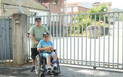 Laudio Goikoko Autonomia Proiektuan hasiko diren Amurrioko ikasleen familiek salatu dute ez dutela garraiorik
