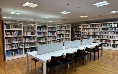 Liburutegiak literatur solasaldi eta idazketa tailerrak antolatu ditu