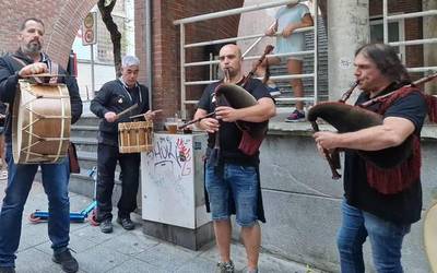 Lehiaketa, kalejirak, tailerrak eta jam sessionak barne hartuko ditu Folkez Blai jaialdiak