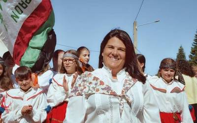 "Gazteok inplikatzen ez bagara, galdu egingo dira dantzak"