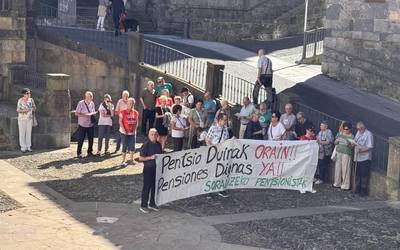 “Gero eta pentsiodun gehiago ezin dira hilabete amaierara iritsi”