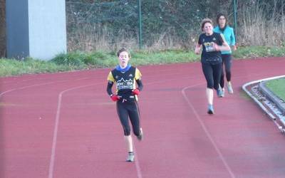 Emakumeen atletismo eskola martxan