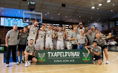 Euskal Kopa irabazi du Manex Ansorregik Surne Bilbao Basketekin