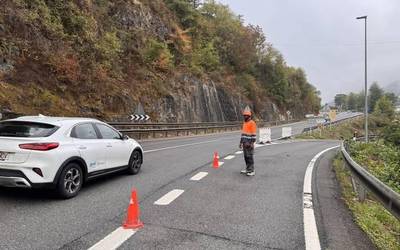 Hegoaldeko sarrerako zirkulazioa itxita asfalto-lanengatik Soraluzen