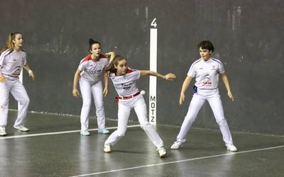 Oñatiarrak protagonista eliteko emakumezkoen pilota jaialdian