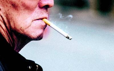 Getxok zigarrokinak murrizteko bide publikoan hautsontzi berriak jarriko ditu