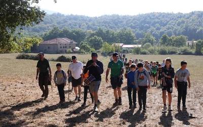 [ARGAZKI GALERIA]: Tradizioari jarraituta Basabisita egin zuten atzo otxandiarrek