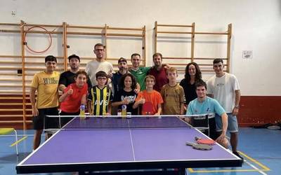 Adin eta maila guztietako mahai tenis jokalarien topaleku izan da Bergara