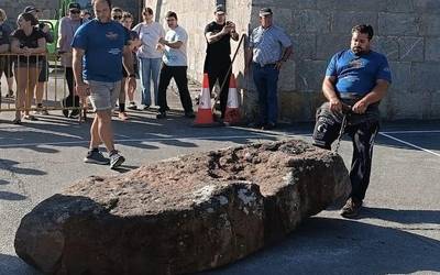 [ARGAZKIAK] Joseba Sanchezek errekorra ezarri du 1,8 tonako harri baldarrarekin