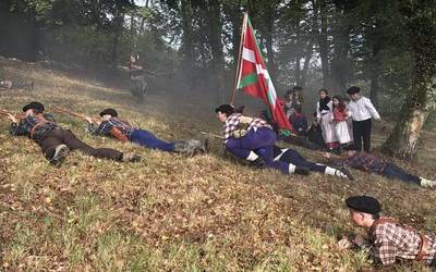 Arratiako konpainiako 145 gudarien ibilerak antzeztu dituzte frontearen 90. urteurreneko bisita gidatuan