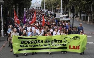 ELAk jakinarazi du greba orokorra deituko duela eta LAB ere prest agertu da