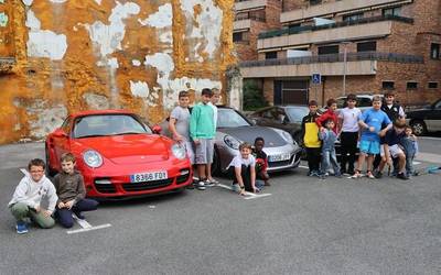 Porsche markako autoek ikusmina sortu dute Garagartzan