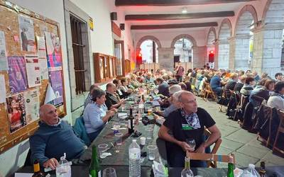 [ARGAZKIAK] 130 lagun bildu ditu Lesakako III. Kantu Zaharren Egunak