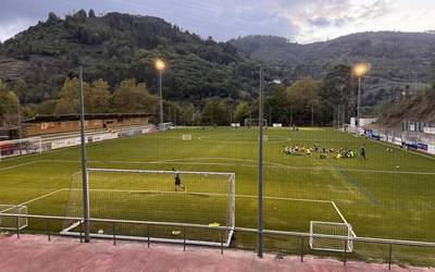 Etzi, domeka, egingo du Soraluze Futbol Taldeak 2026-2027ko denboraldiko aurkezpena