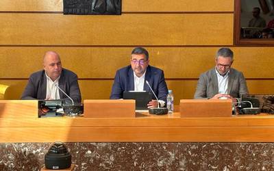 Udal- eta foru-gobernuen inplikazio falta salatu du Saihesbidearen Aldeko Plataformak