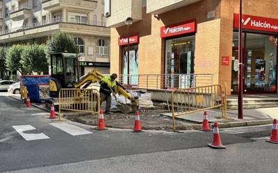 Diputazio kaleko irisgarritasuna hobetzeko lanak hasi dituzte