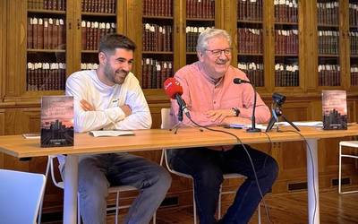 'Oroiminaren hirietan aldaroka' olerki liburua aurkeztu du Jon Iturregik