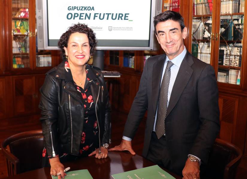 Talentua eta ekintzailetasuna bultzatuko dituen Open Future_  programa abiarazteko hitzarmena sinatu dute Aldundiak eta Telefonicak