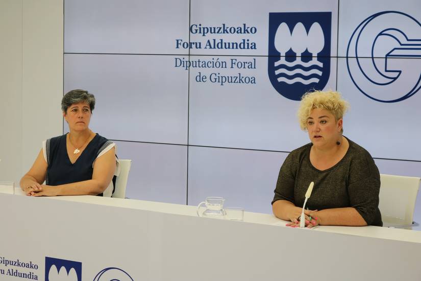 Foru Aldundia harrera familien bila dabil tutoretzapeko 45 adingaberentzat