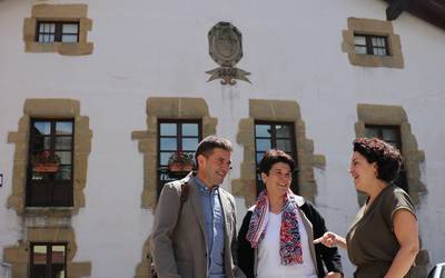 Ainhoa Aizpuru diputatuak Aiako Landagipuzkoa+ programako proiektuak ezagutu ditu