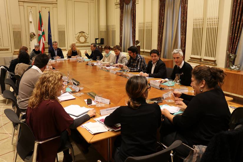 Indarkeria matxistaren aurkako protokolo aitzindaria aurkeztu du Foru Aldundiak