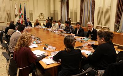 Indarkeria matxistaren aurkako protokolo aitzindaria aurkeztu du Foru Aldundiak