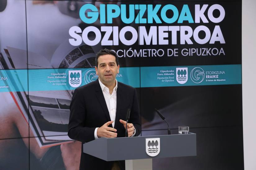 "Etorkizuna Eraikiz gero eta finkatuago" dagoela adierazi du inkesta soziopolitikoak