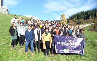 Hizkuntzarekin sortutako zalantzei erantzuteko tresna du abian Emunek