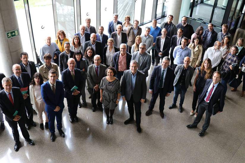 Mugikortasun elektrikoaren garapenerako lurralde estrategia aurkeztu dute Foru Aldundiko ordezkariek